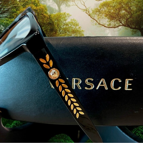 New Versace Glasses & Case Black frame/Gold logo - Picture 6 of 16